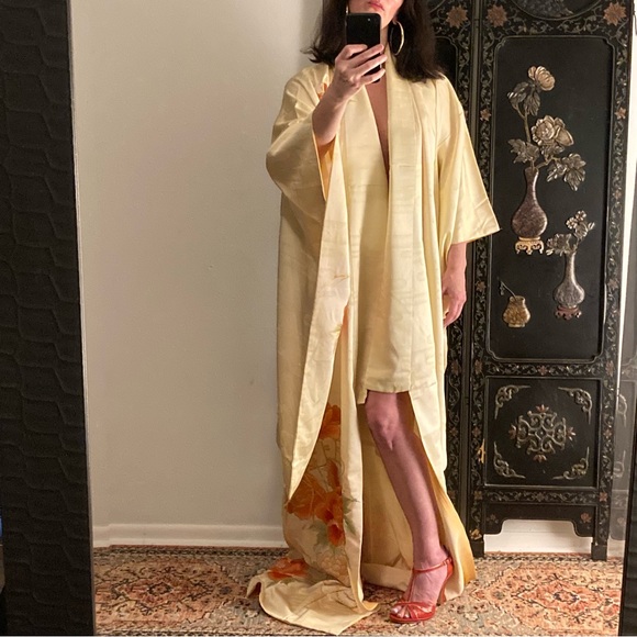 Vintage Embroidered Silk Kimono Robe - Picture 2 of 13